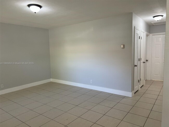 Building Photo - 3071 NW 43rd St