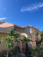 Building Photo - 7757 Sugar Bend Dr