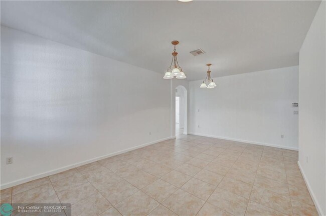 Foto del edificio - 1250 NW 204th St