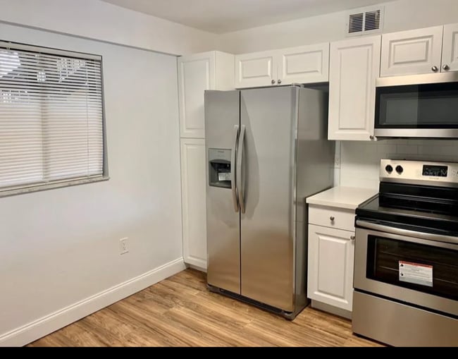 Foto del edificio - 2687 Sabal Springs Cir