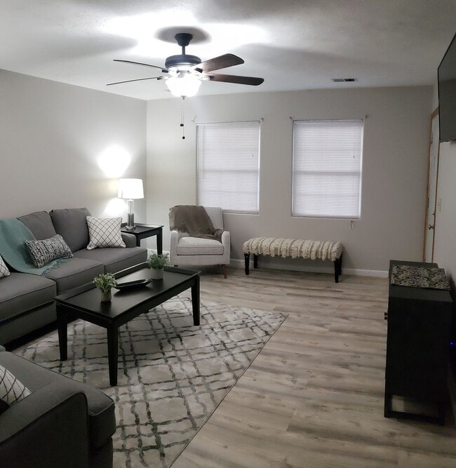 Building Photo - Fully Furnished Rental