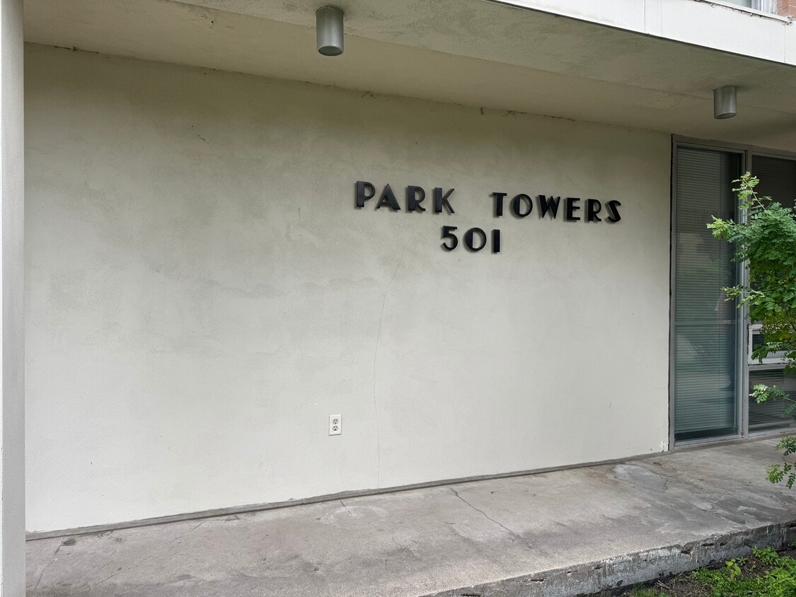 Primary Photo - Park Tower Apartments