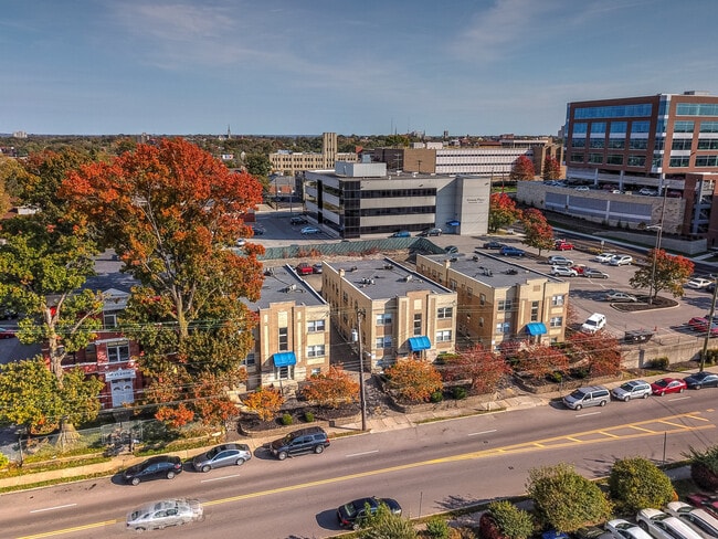 Foto del edificio - 2920-2928 Burnet Avenue