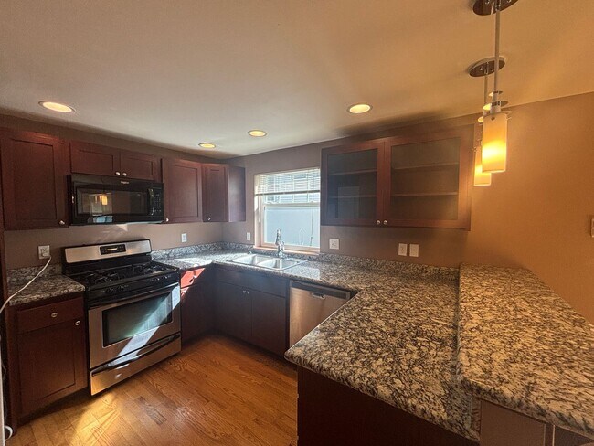 Building Photo - Modern Townhome in Prime U-District Locati...