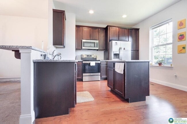 Building Photo - 304 Stonewood Ln