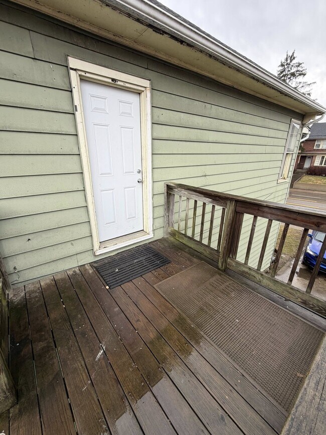 Foto del edificio - 1634 Maple Ave