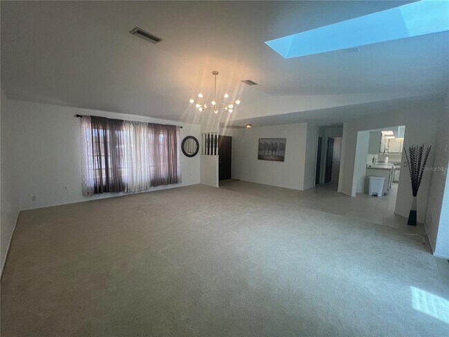 Foto del edificio - 21212 Burkhart Dr