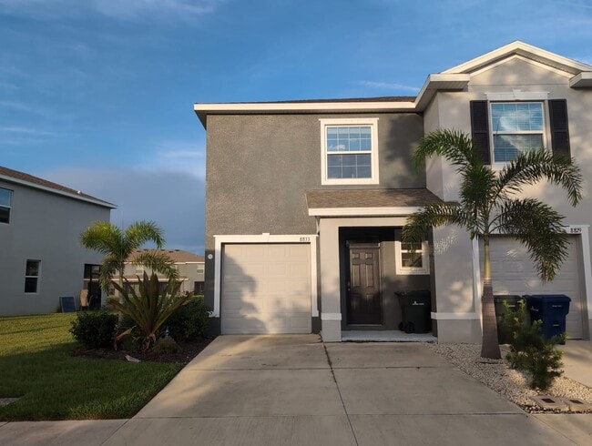 Fresh new build ~ 3 bed/ 2.5 bath Townhous... - Fresh new build ~ 3 bed/ 2.5 bath Townhous... Townhome