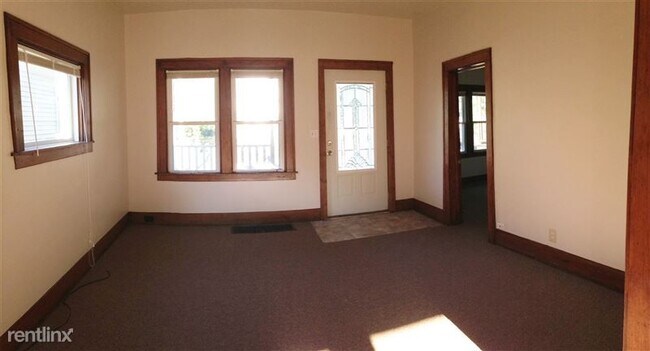 Building Photo - Quaint 3 bedroom home in the casual JBAN n...