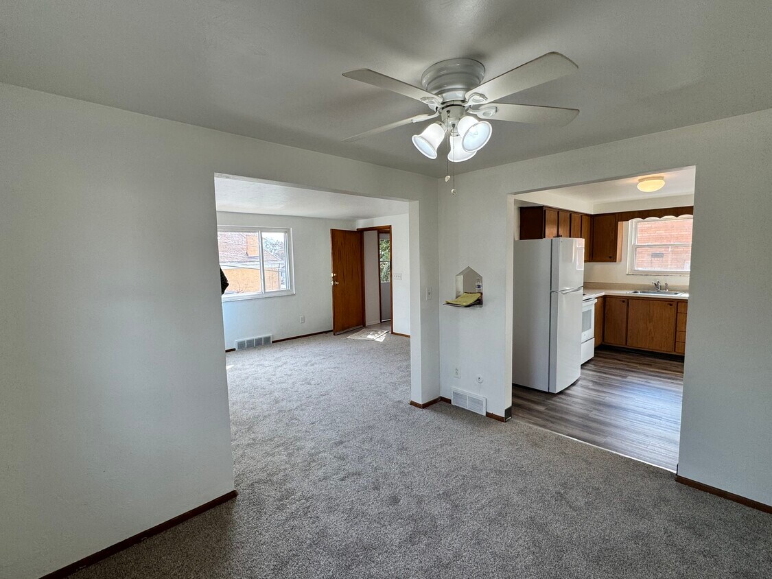 Foto principal - 351 N Balph Ave