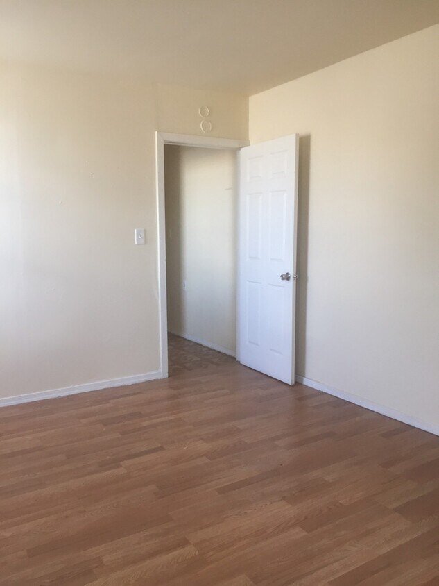 Primary Photo - 3416 Kensington Avenue
