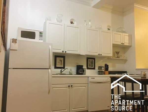 Building Photo - 918 Green Bay Rd