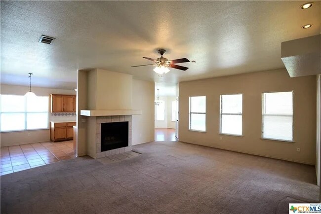 Building Photo - 2807 Diaz Dr