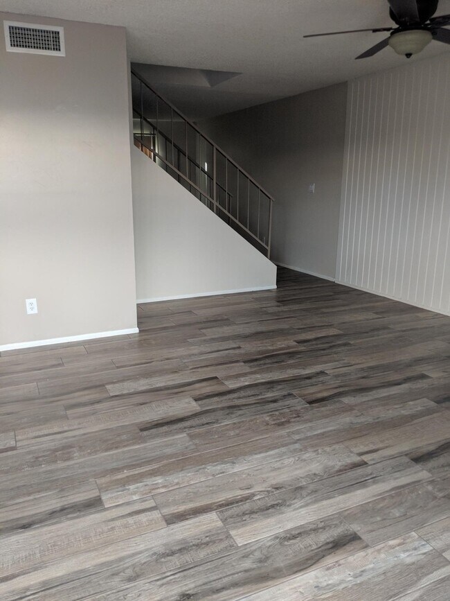 Building Photo - 8426 E Chaparral Rd