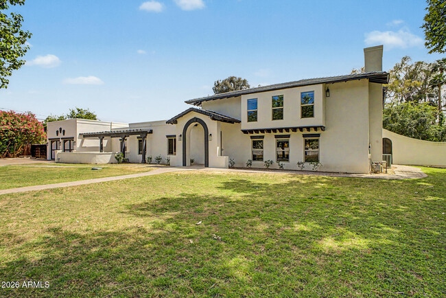 Building Photo - 2311 E Colter St
