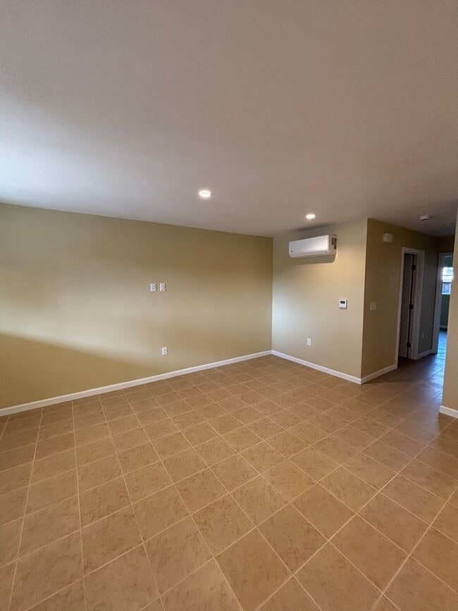 Building Photo - 691 Welburn Ave