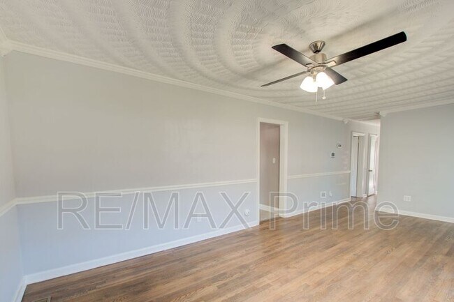 Building Photo - 200 Cynthia Dr