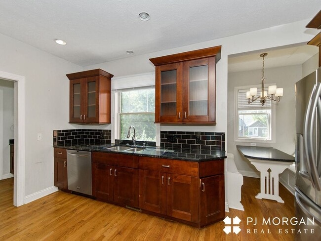 Foto del edificio - 3601 Davenport St