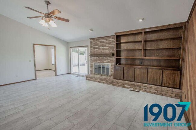 Building Photo - Spacious 3-Bed, 2-Bath Home in South Oklah...