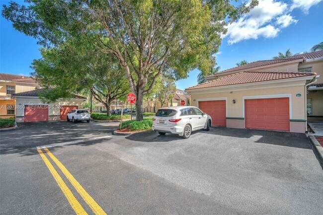 Foto del edificio - 2532 Centergate Dr