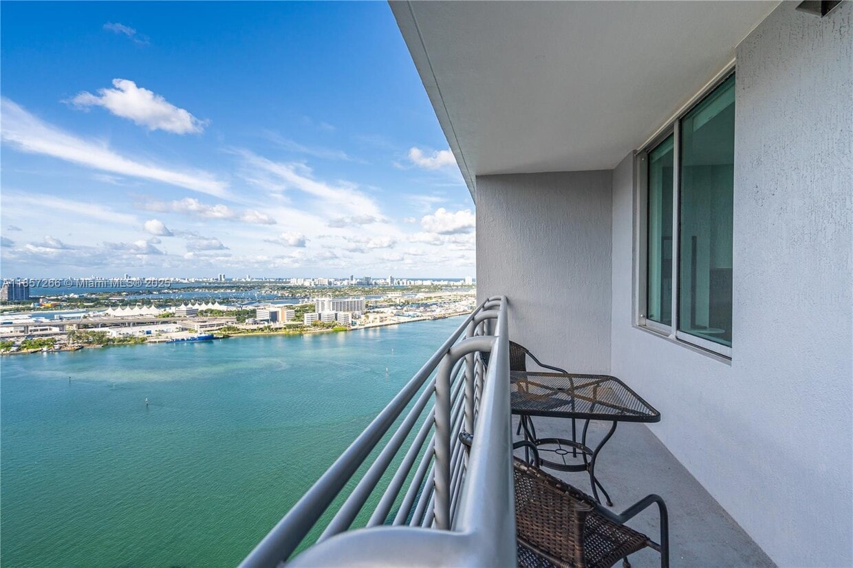 Primary Photo - 335 S Biscayne Blvd