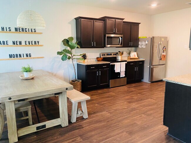 Building Photo - 3956 Northaven Trail