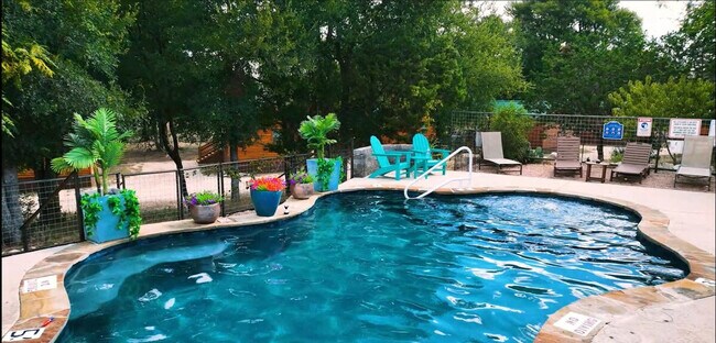 Foto del edificio - 299 Willow Springs Dr