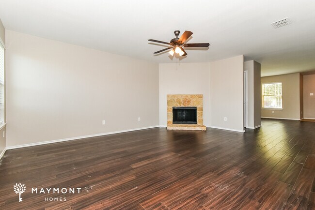 Foto del edificio - 512 Laurel Ln