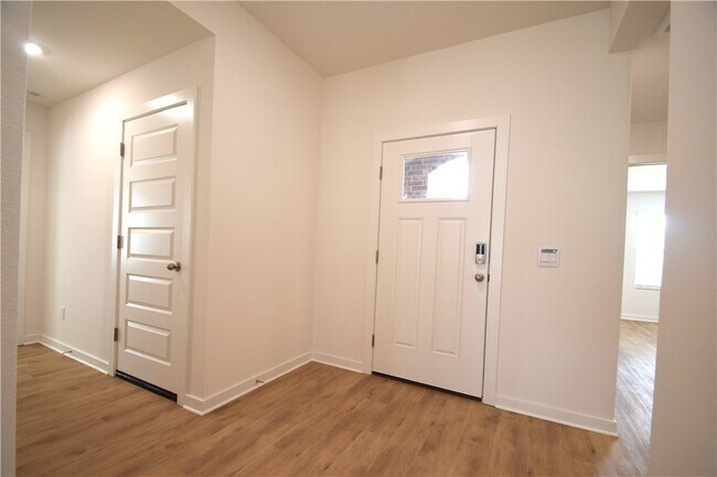 Foto del edificio - 544 Colorado St