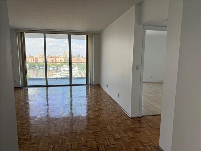 Foto del edificio - 19707 Turnberry Way