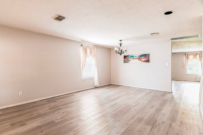 Foto del edificio - 24642 Cornell Park Ln