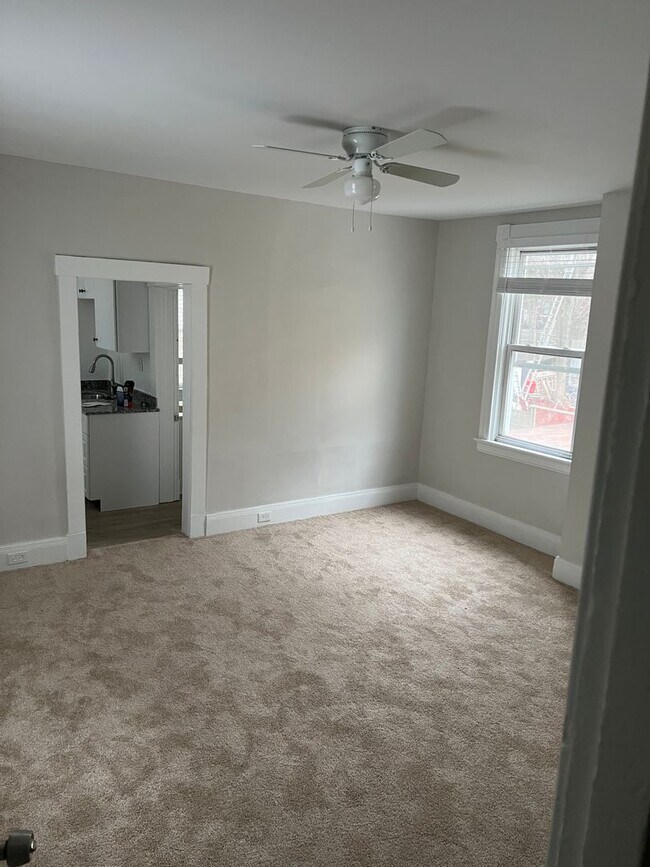 Building Photo - 1911 Elm Ave