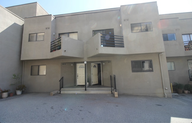 Building Photo - 1842 N Alvarado St