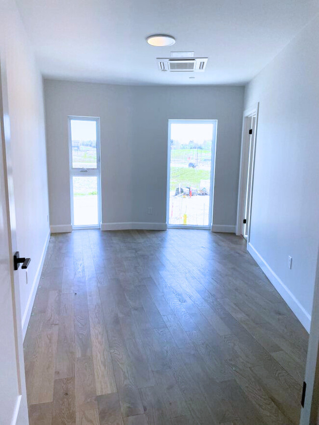 Building Photo - 2062 Lumen Dr