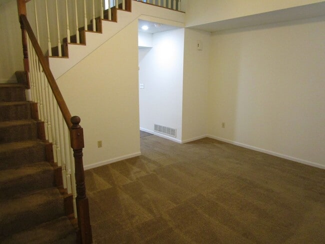 Building Photo - 4406-4408-4408 Cheryl Ct
