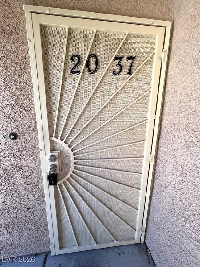 Foto del edificio - 2110 Los Feliz St