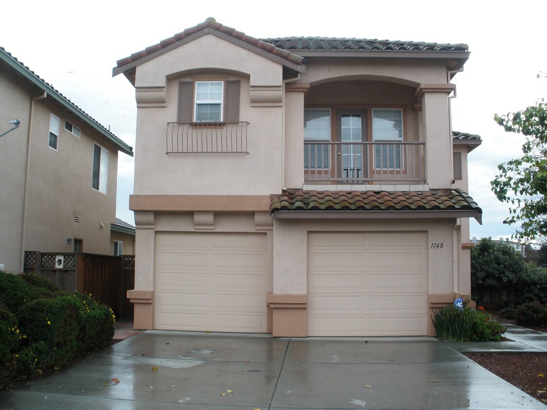 Primary Photo - 1148 Cobblestone St