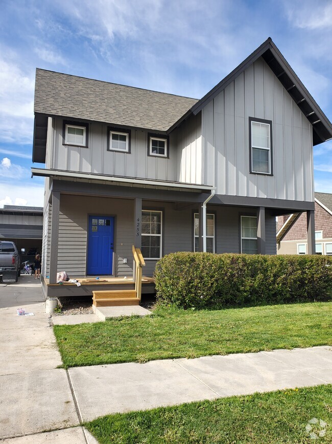 Building Photo - 4255 Cascade St