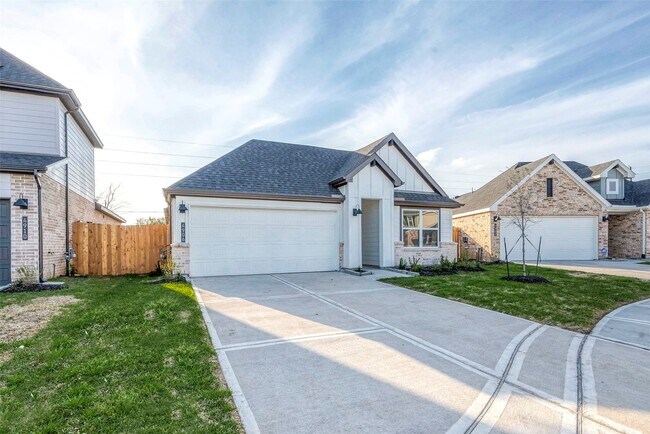 Foto del edificio - 4906 Edgewood Dr