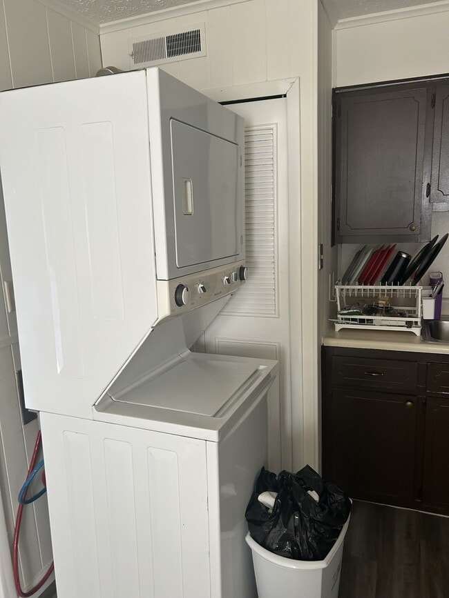 Foto del edificio - 2535 W Monroe St