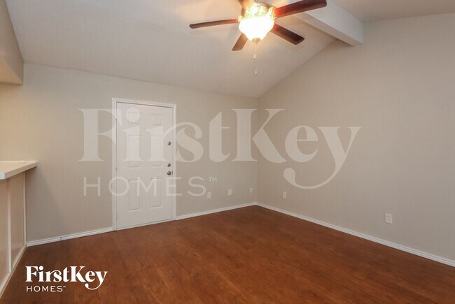 Foto del edificio - 1546 Willowbrook St