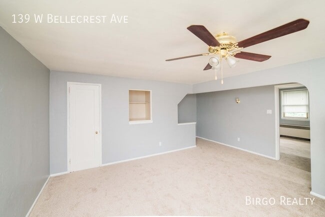 Building Photo - Move in Special! First Month free rent!