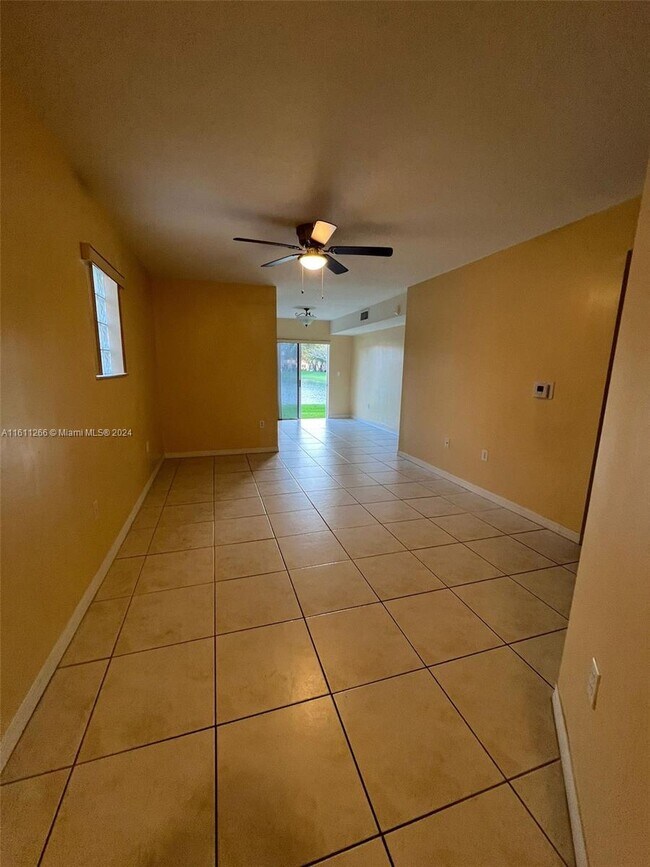 Foto del edificio - 1250 SE 26th St