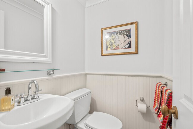 Foto del edificio - 251 Mt Pleasant Ave