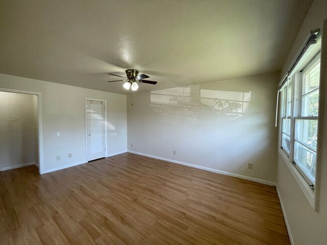 Building Photo - Charming 1 bedroom available in Woodlawn T...