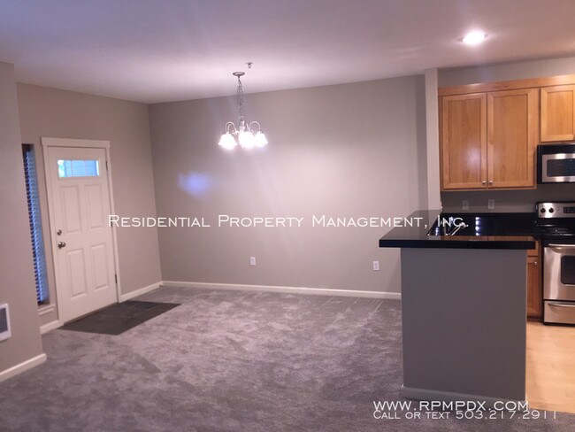 Building Photo - 1140 SW 170th Ave