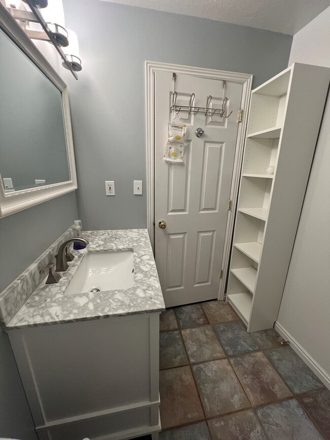 Building Photo - 4368 W Welby Hills Dr