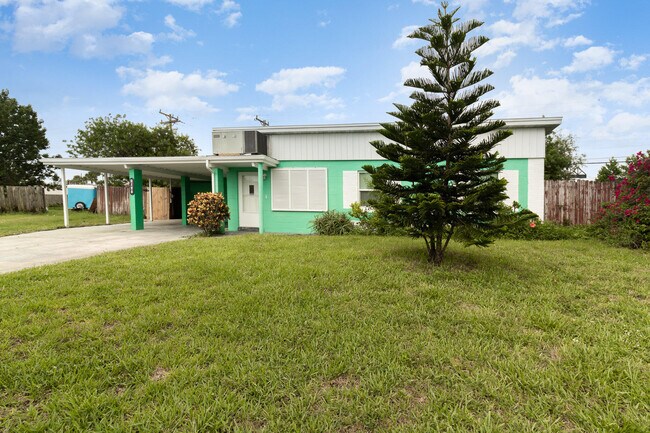 Foto del edificio - 2125 Smathers Cir S