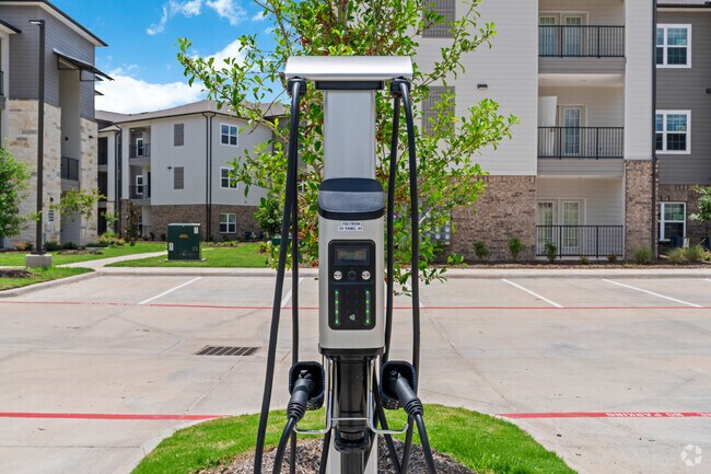 Carga de vehículos eléctricos - Landmark at NinetyNine