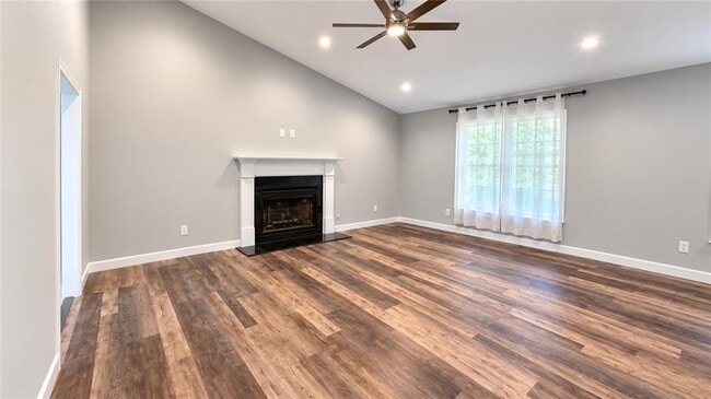 Foto del edificio - 1235 Grayland Hills Dr